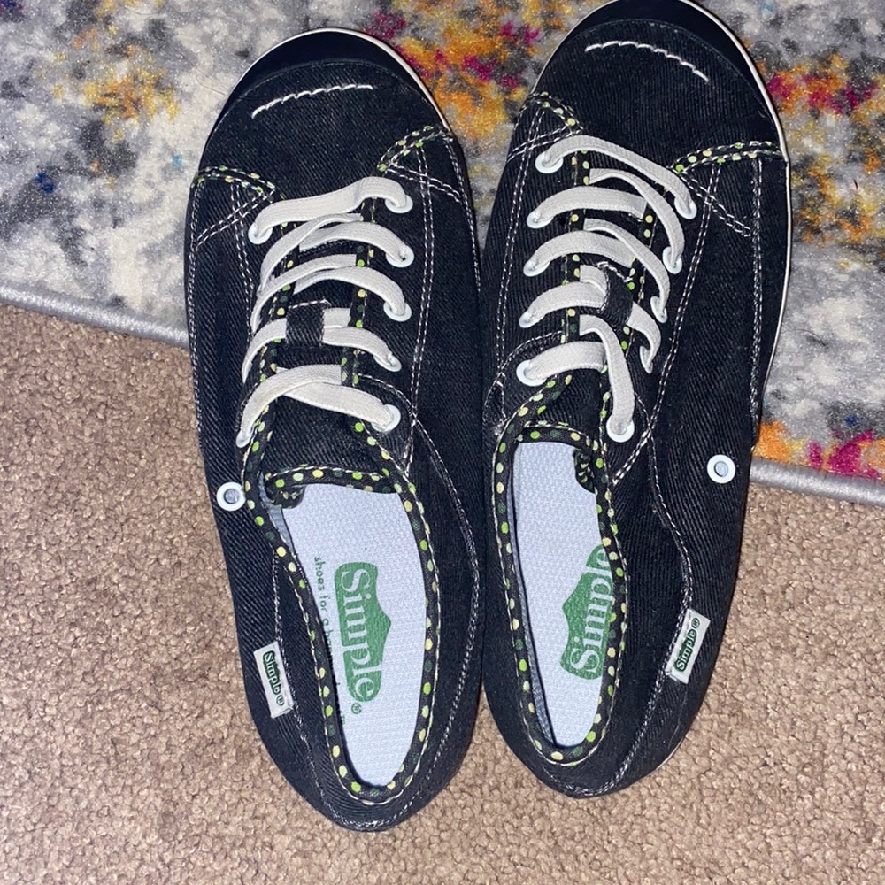 Simple shoes by Keds